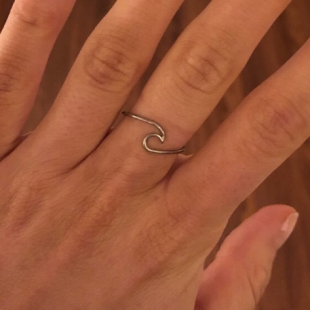 Pura Vida Silver Wave Ring